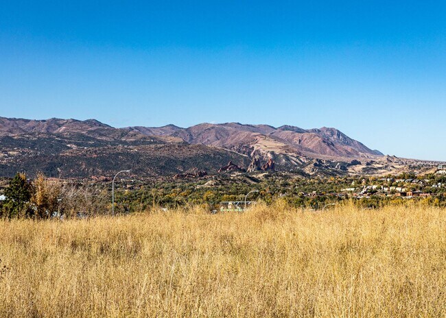 Building Photo - Westside home in Desirable Gold Hill Mesa ...
