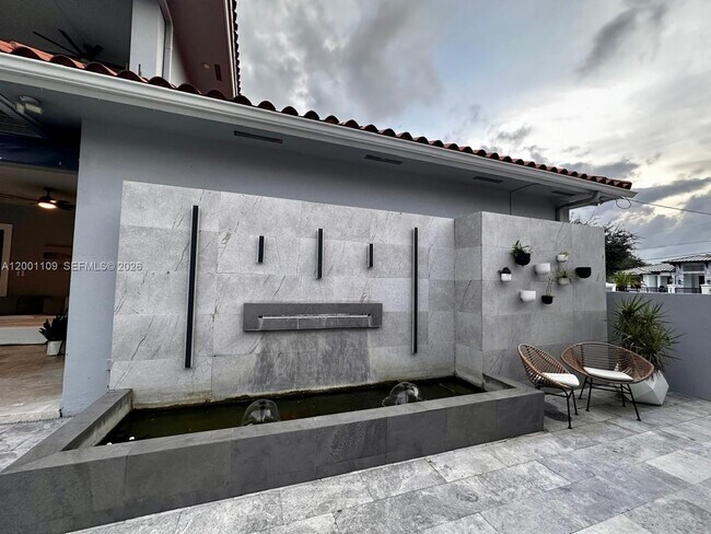 Building Photo - 223 NW 129th Ave