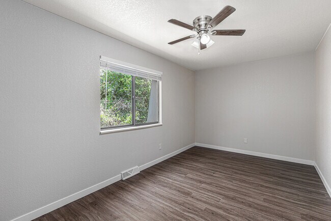 Building Photo - 2151 18th Ave Ct