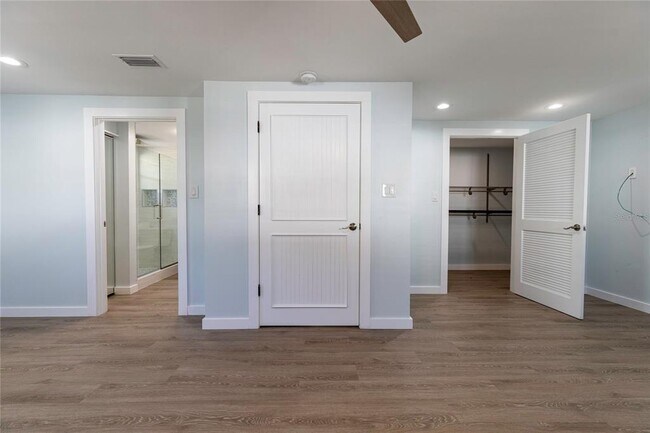 Building Photo - 5923 Briarwood Ave