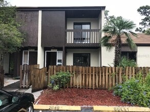 Building Photo - 2649 Surrey Ct