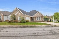 Building Photo - 2075 Igou Crossing Dr