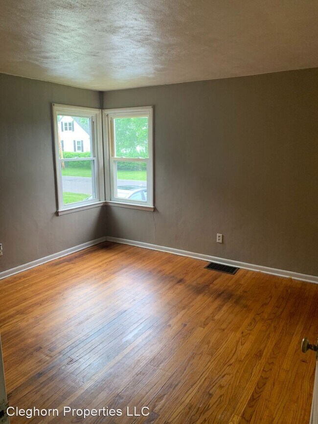 Building Photo - 3 br, 1 bath House - 361 McAlpine Street
