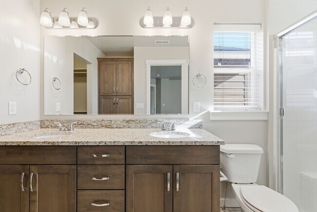 Building Photo - 9138 W Tillamook Dr