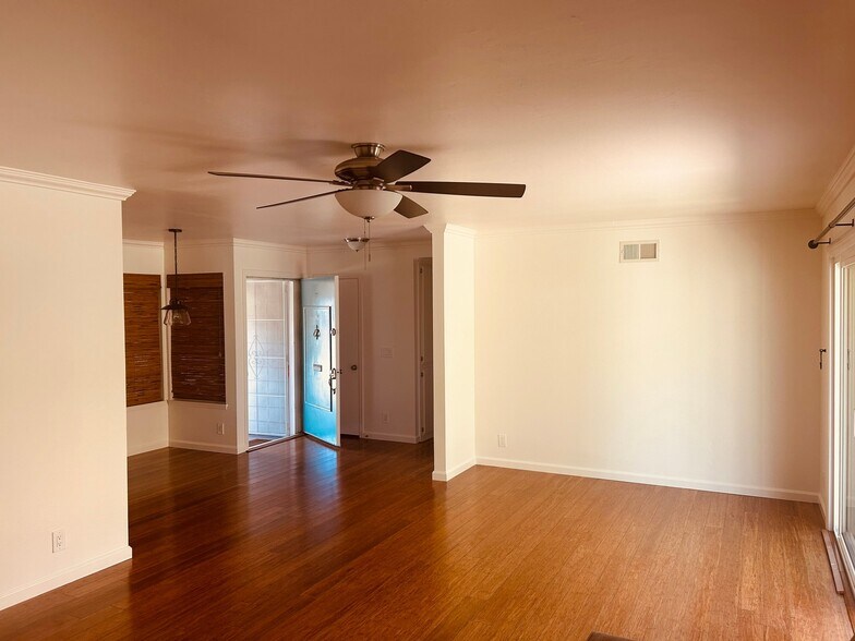 Building Photo - 1916 Felice Dr