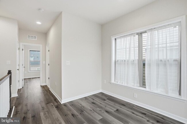 Building Photo - 14325 Potomac Heights Ln