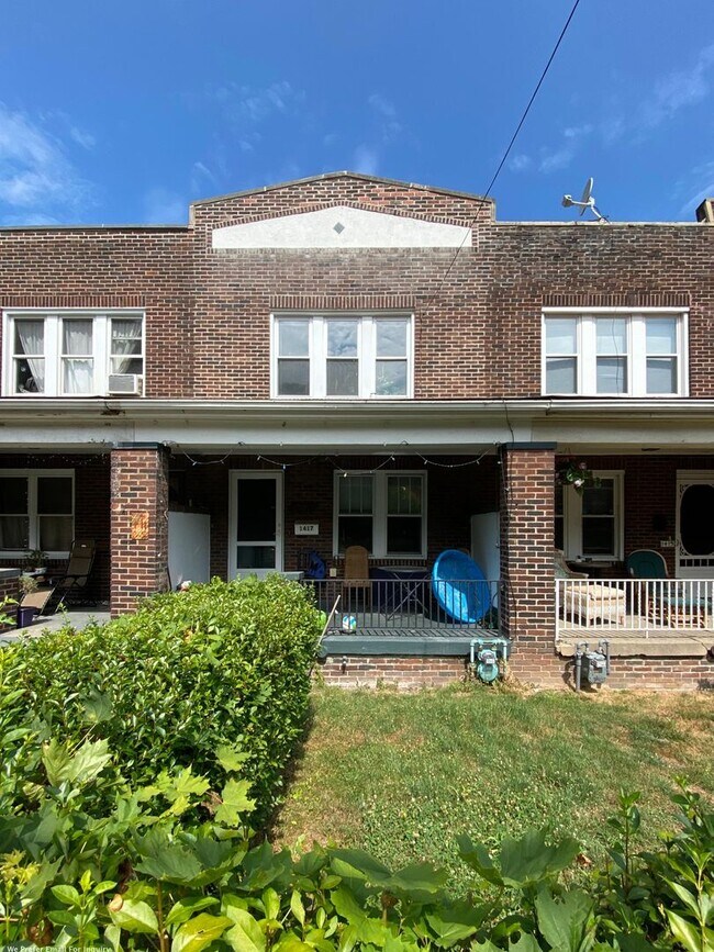 Building Photo - Beautiful Highland Park townhome