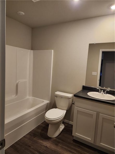 Building Photo - 2701 Murphy St