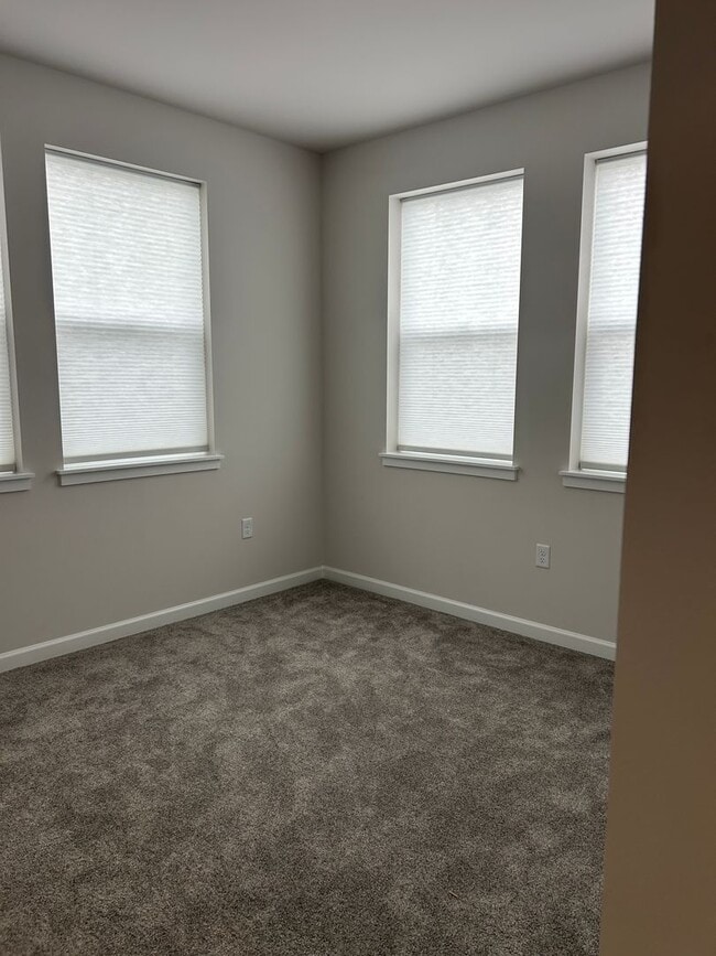 Building Photo - 2Bd/2Ba Redmond House