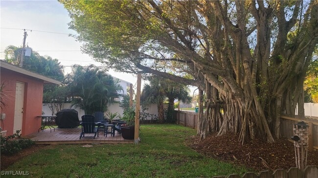 Building Photo - 602 111th Ave N