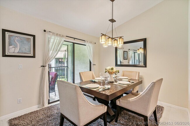 Building Photo - 5750 Coach House Cir