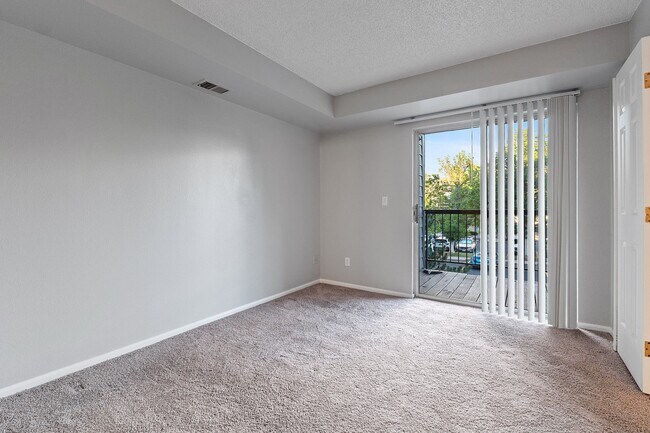 Building Photo - 2575 S Syracuse Way