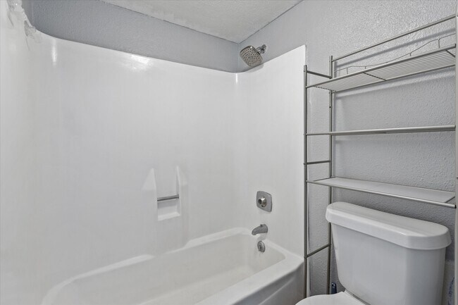 Building Photo - 13151 Walden Rd