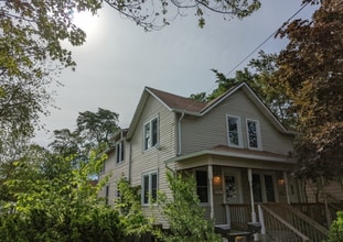 Building Photo - Newly Renovated 3-Bedroom Apartment in Michigan City - $1095