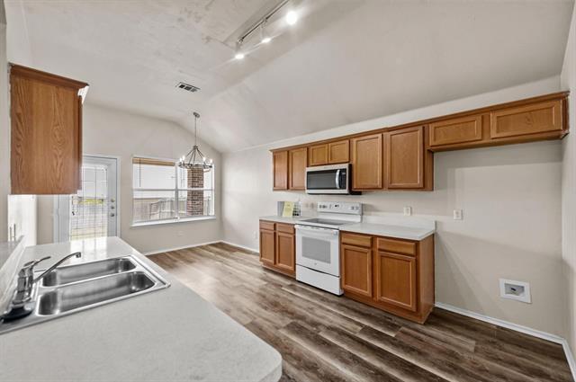 Building Photo - 2032 Sunny Side Dr