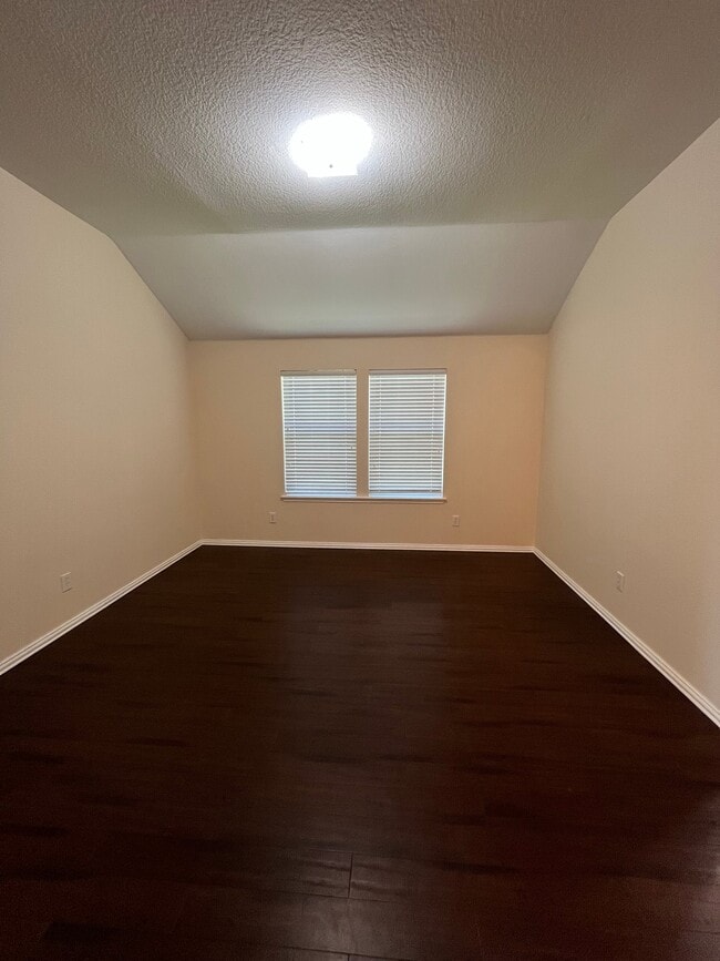 Building Photo - 112 Cherrytree Trail