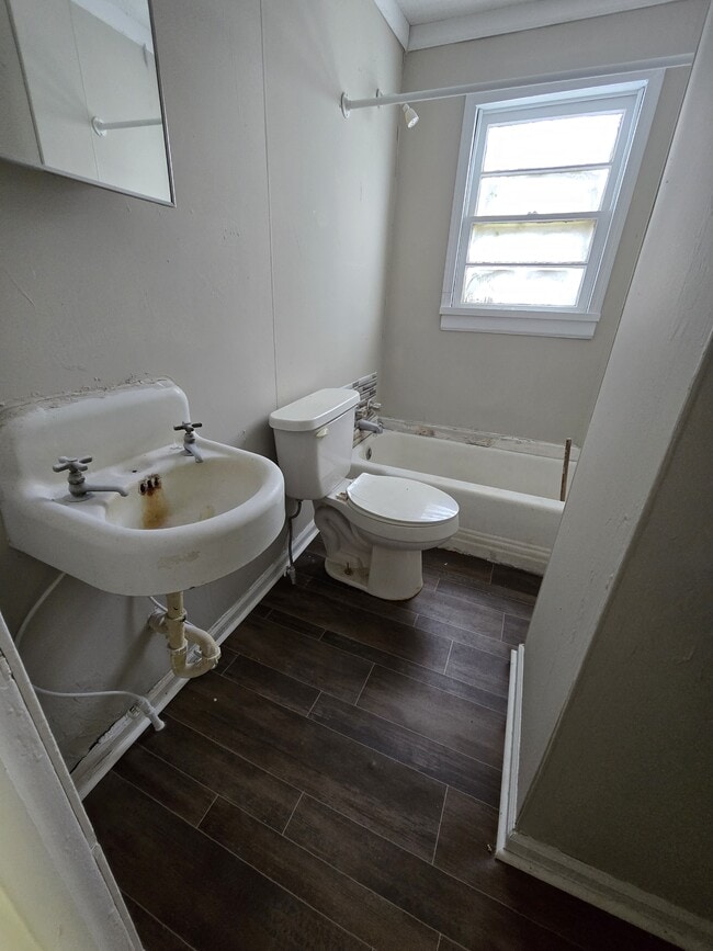 Building Photo - 855 Bowie St