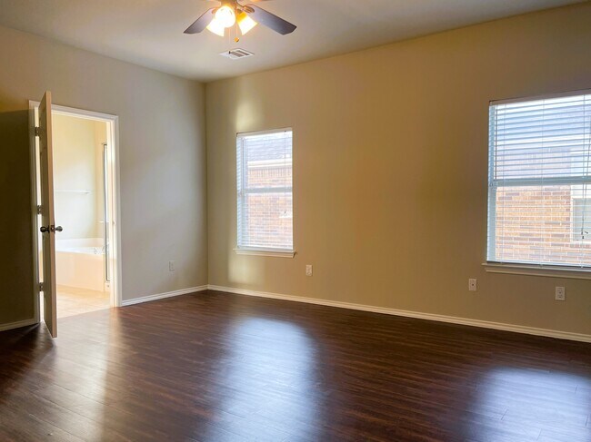 Building Photo - 11021 Boundless Valley Dr