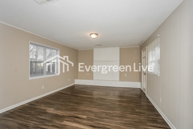 Building Photo - 3082 Robbiedon St