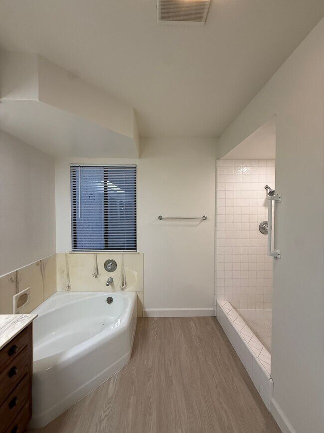 Building Photo - Orcutt Single Story Condo in The Gated Community of Creekridge Villas