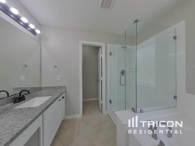 Building Photo - 46 Shimmer Pond Pl