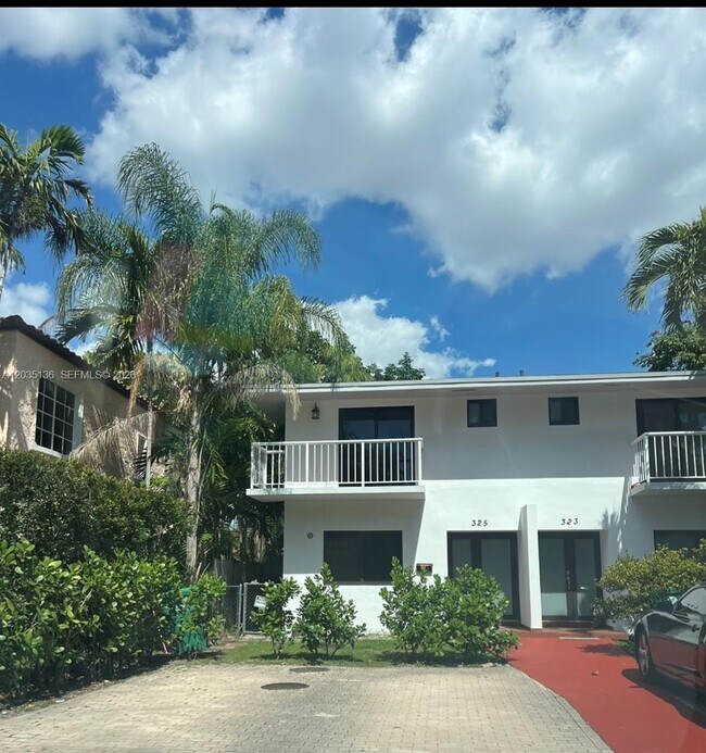 Building Photo - 325 Menores Ave