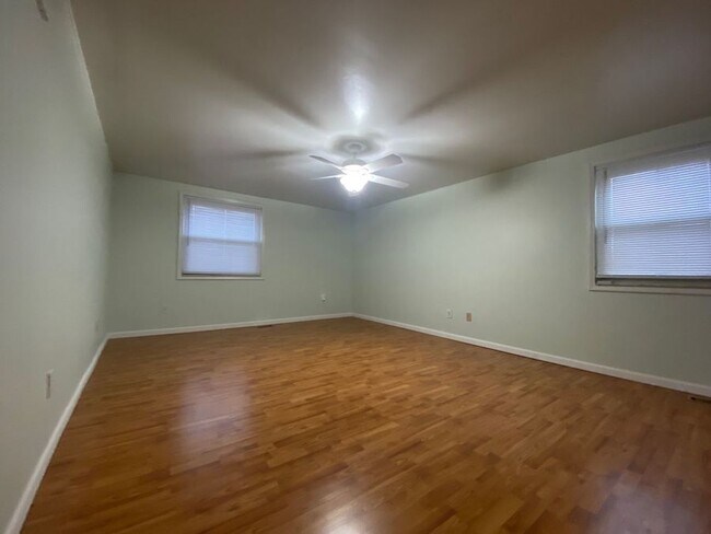 Building Photo - 17381 Washington Ct