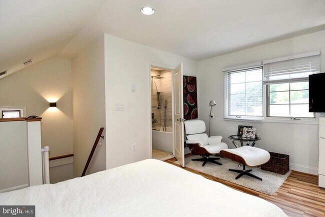 Building Photo - 4732 Ellicott St NW