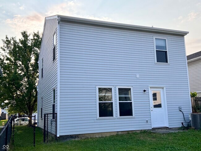 Building Photo - 1239 Odell Ln
