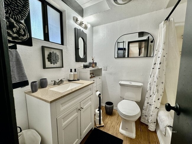 Building Photo - 25245 Rosaline Rd