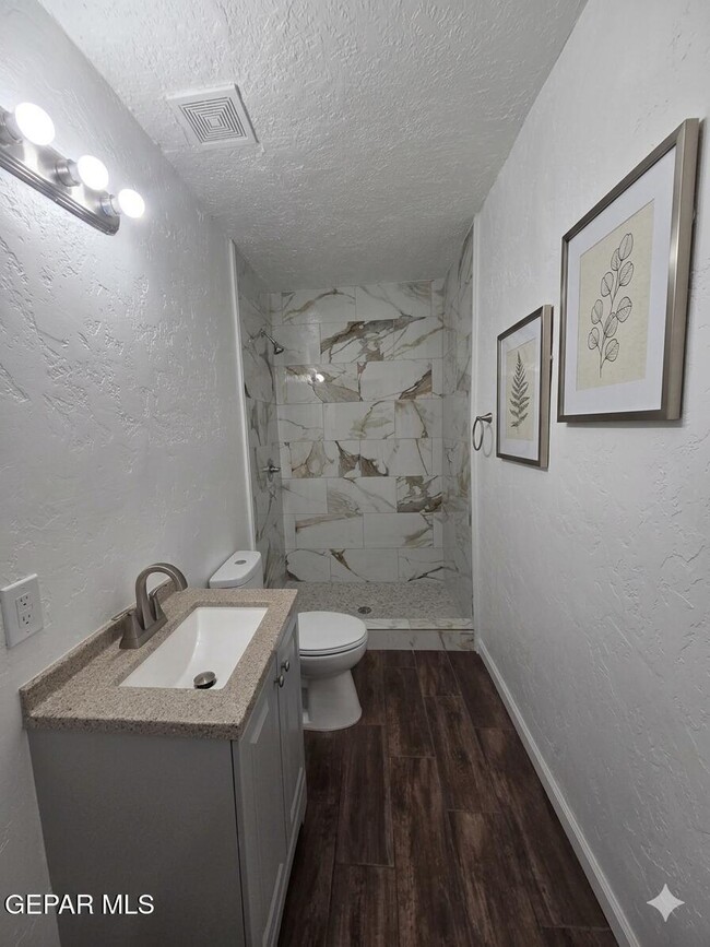 Building Photo - 363 Ontiveros St