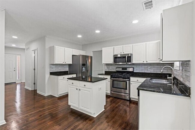Building Photo - 3360 Pierce Arrow Cir