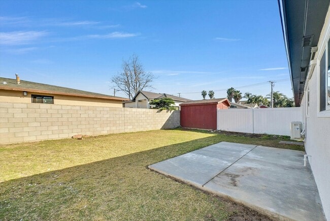 Building Photo - 18442 Patterson Ln