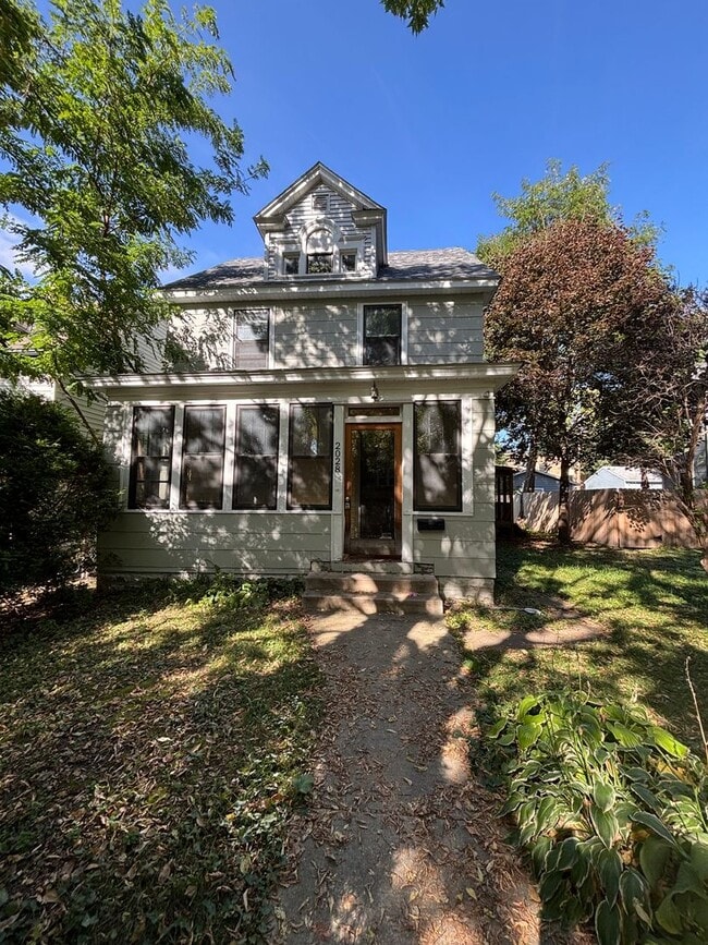 Building Photo - Single Family Home in Bryn Mawr/Harrison - Updated Kitchen + Dishwasher!