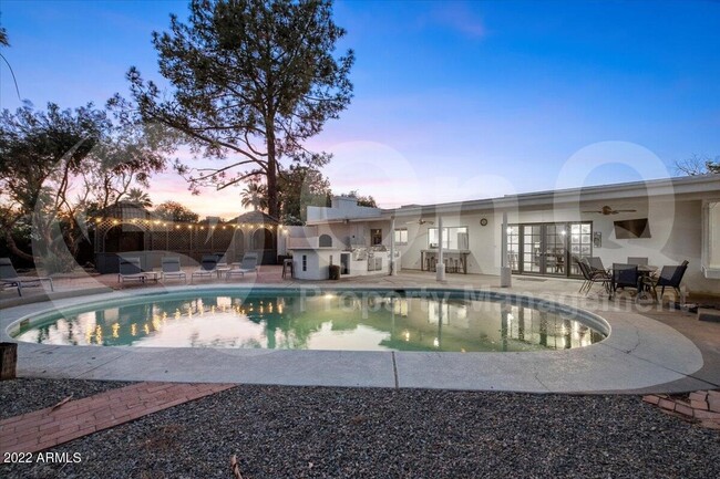 Building Photo - 6149 E Delcoa Ave