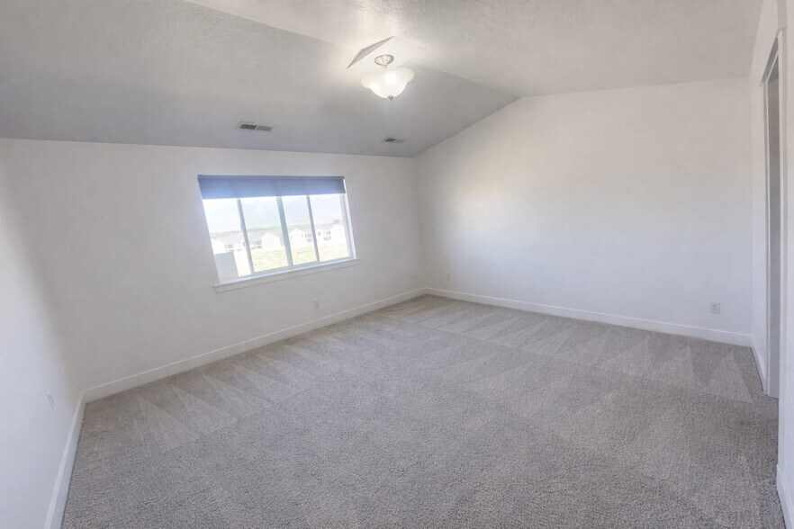 Building Photo - 4332 W Hemsley Ln