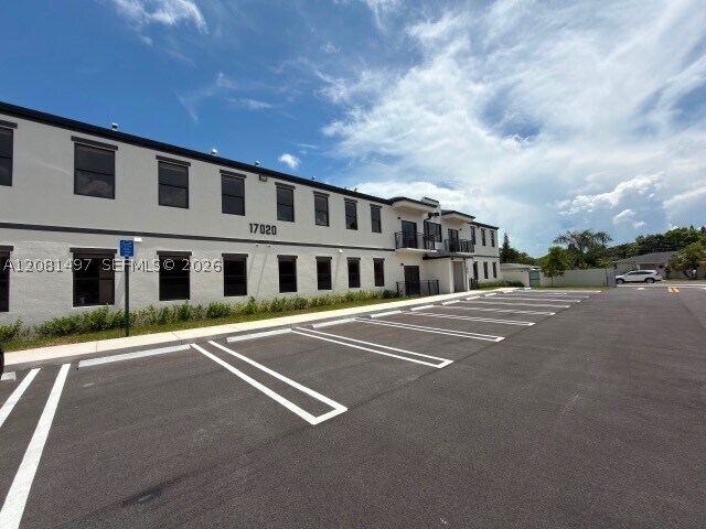 Building Photo - 17020 SW 104th Ave