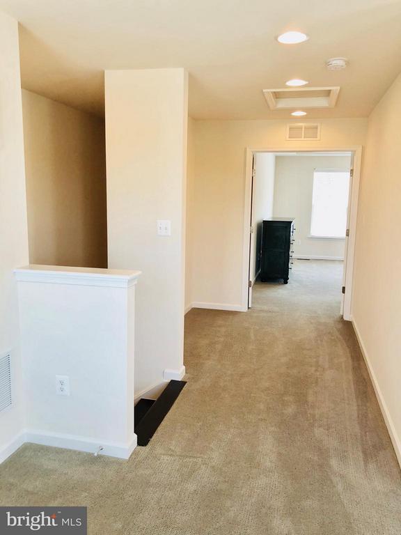 Building Photo - 460 Coneflower Ln