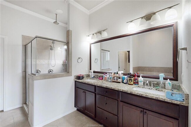 Building Photo - 2507 Hailes Ln