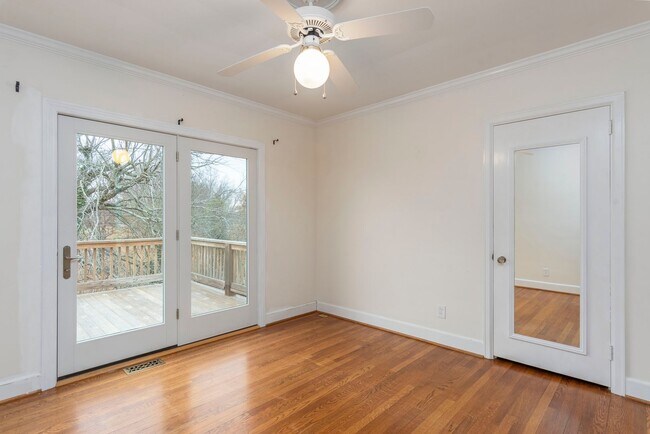 Building Photo - Charming North Asheville Home