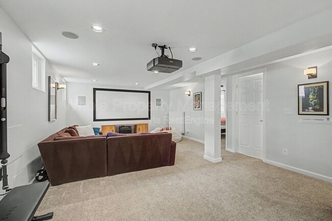 Building Photo - 449 Lafayette St