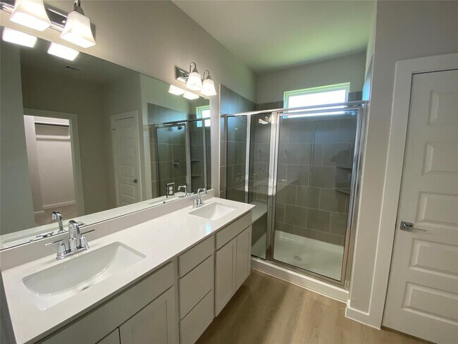 Building Photo - 40414 Gerygone Ln