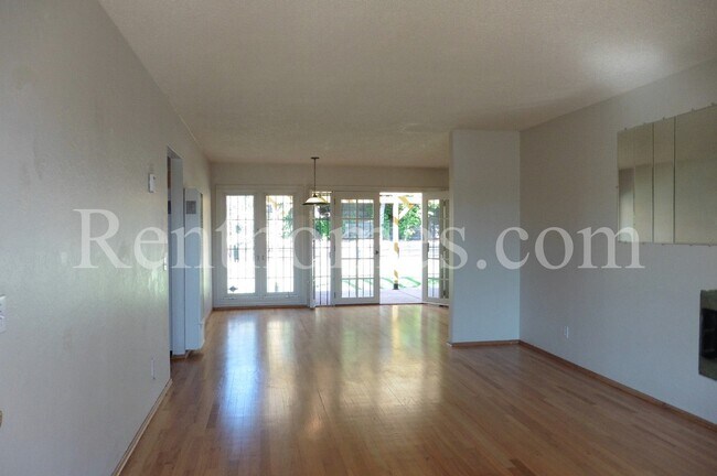 Building Photo - 7576 Winterwood Ln