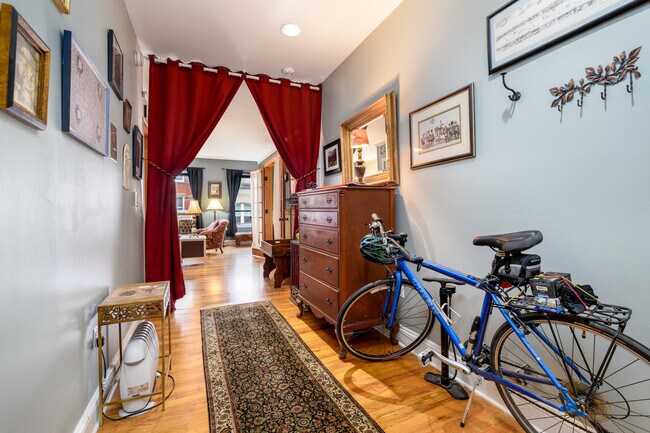 Building Photo - 94 Washington St