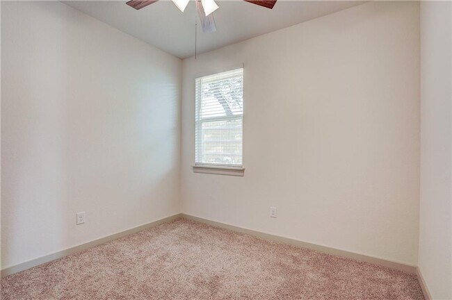 Building Photo - 280 Tequilana Pass