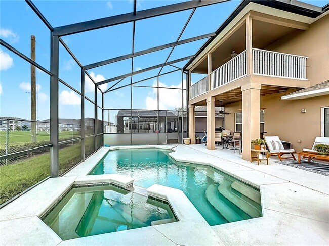 Building Photo - 526 Henley Cir
