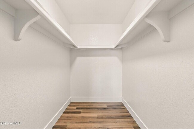 Building Photo - 3262 E Enid Ave