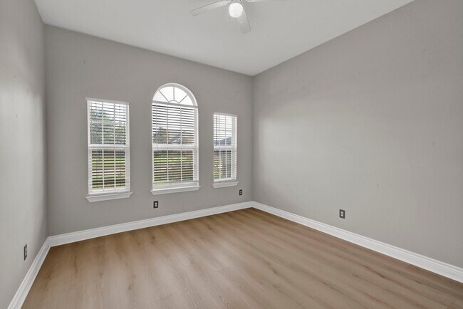 Building Photo - 5395 Kyla Cir