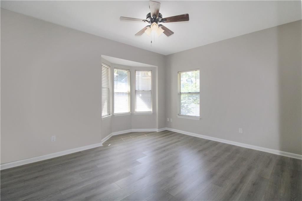 Building Photo - 204 Ivy Green Ln SE