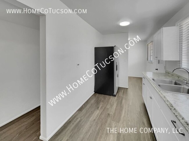 Building Photo - 2602 E Keswick Cir